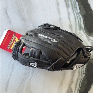 BNWT - GENUINE LEATHER AKADEMA RIGHT-HANDED BASEBALL GLOVE.